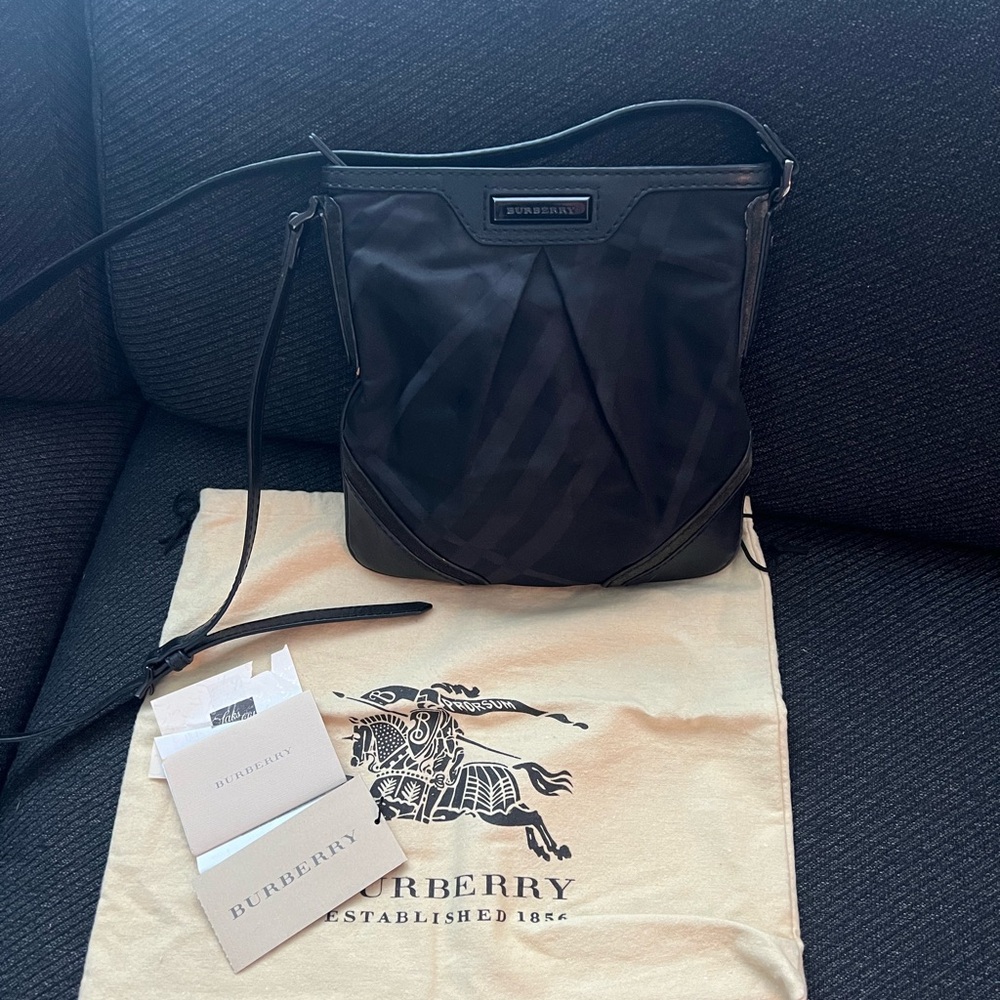 Elegant Burberry Cross Body Bag